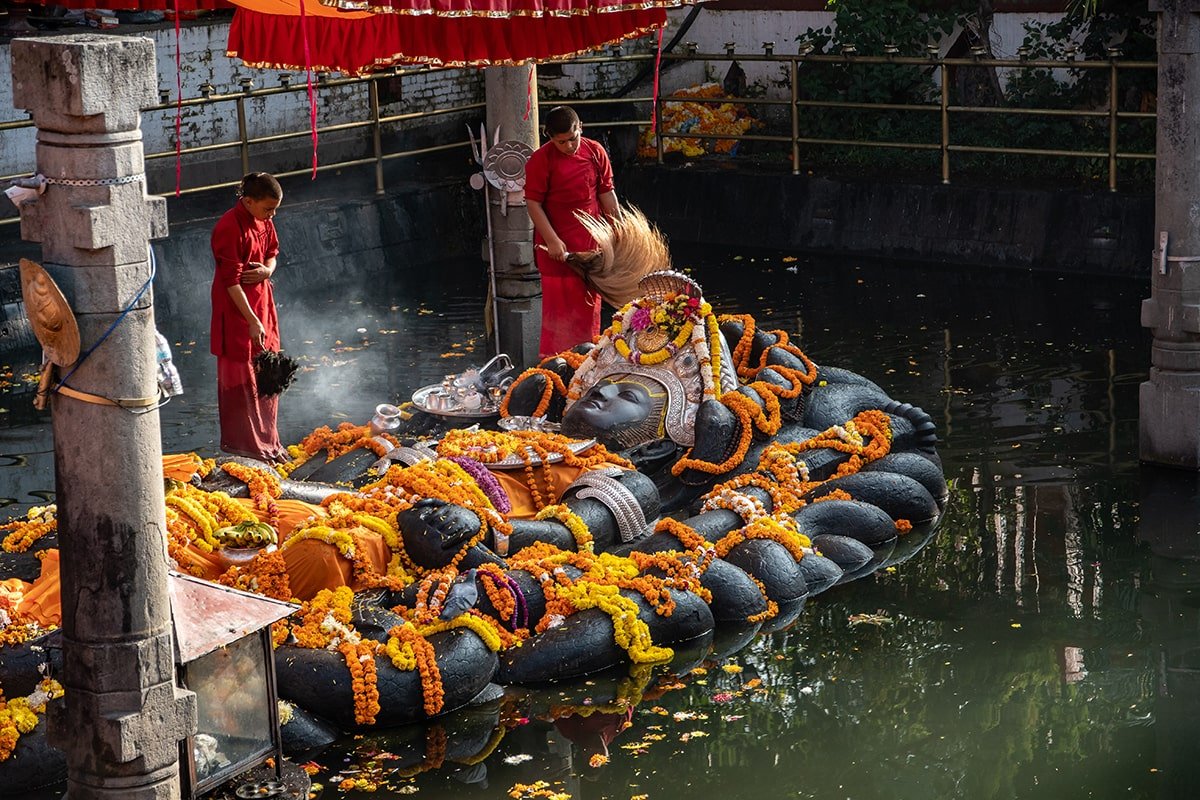 Budhanilkantha Temple in Kathmandu – Sleeping Vishnu & Sacred Legends