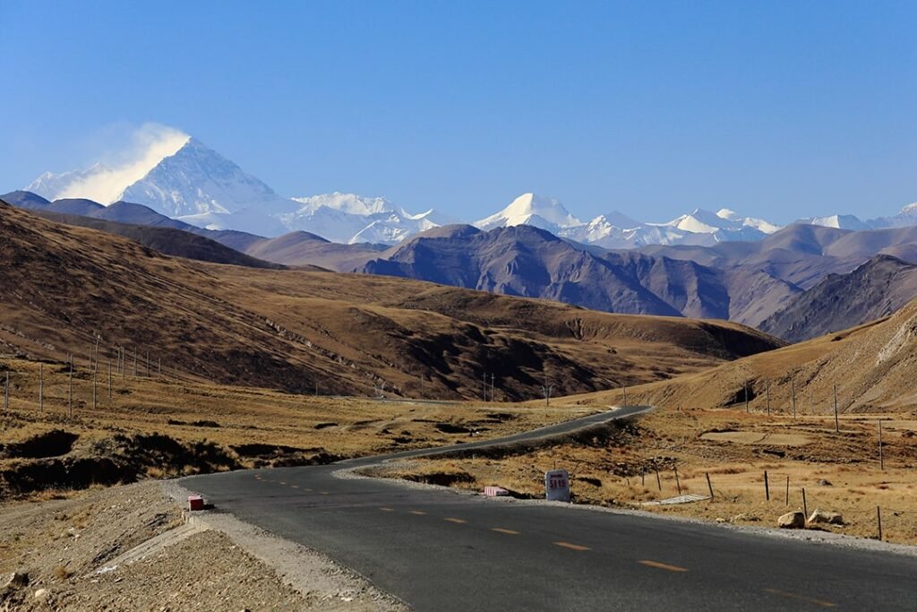 Drive Saga to Nyalam (245Km / 4–5 hrs Drive)